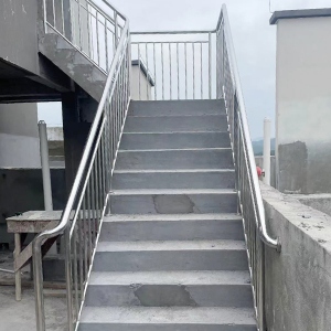 樓梯不銹鋼護(hù)欄定做