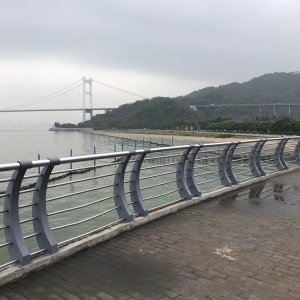 不銹鋼河提護(hù)欄定做