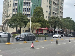 市政道路護(hù)欄安裝
